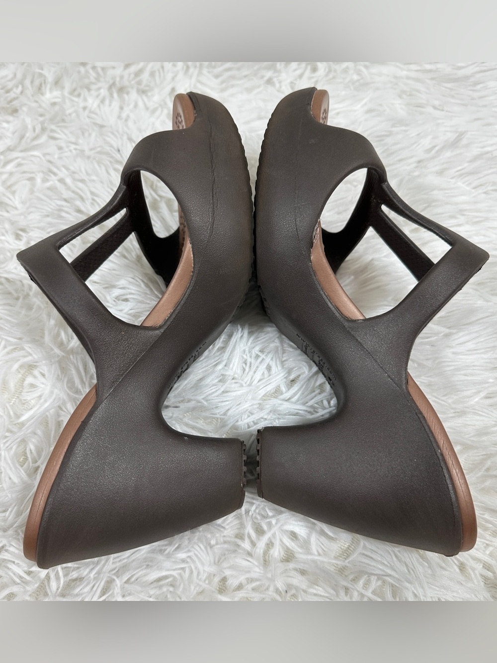 Crocs Sandals Cyprus II Womens Size 6 Brown Chunky Heels Slip-On Comfort Shoes - Picture 4 of 11